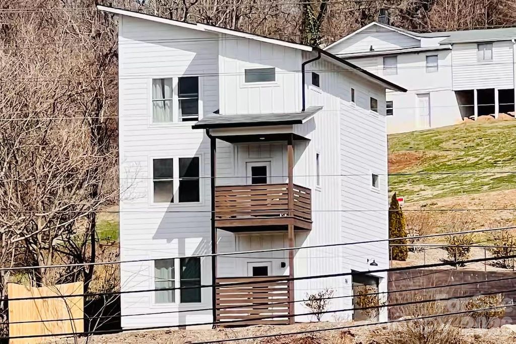 1063 Riverside Drive, Asheville, NC 28804