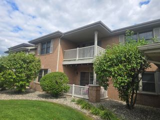 9833 Wildwood Circle 2b, Munster, IN 46321