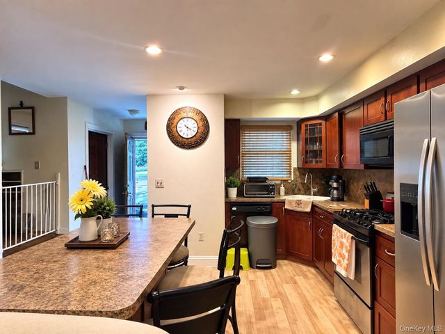 263 N 3rd Avenue, Bay Shore, NY 11706