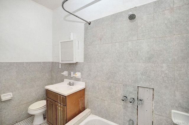 1241 College Avenue, Bronx, NY 10456