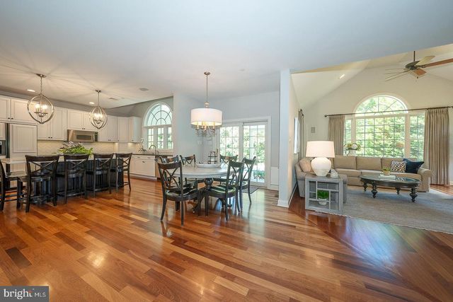 121 SPRING TREE DR, Newtown Square, PA 19073