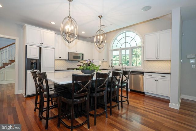 121 SPRING TREE DR, Newtown Square, PA 19073