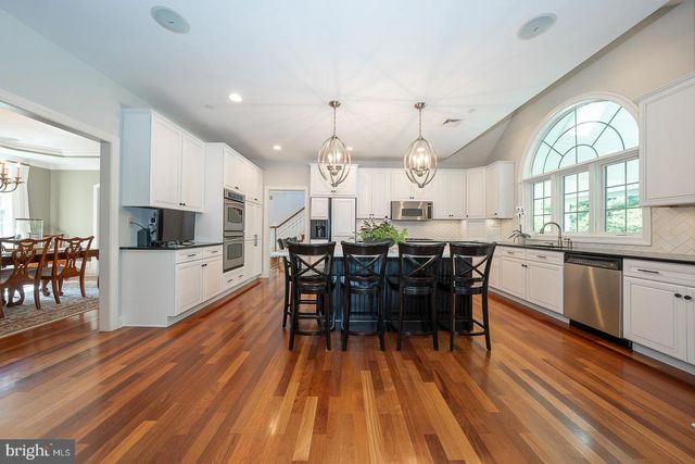 121 SPRING TREE DR, Newtown Square, PA 19073