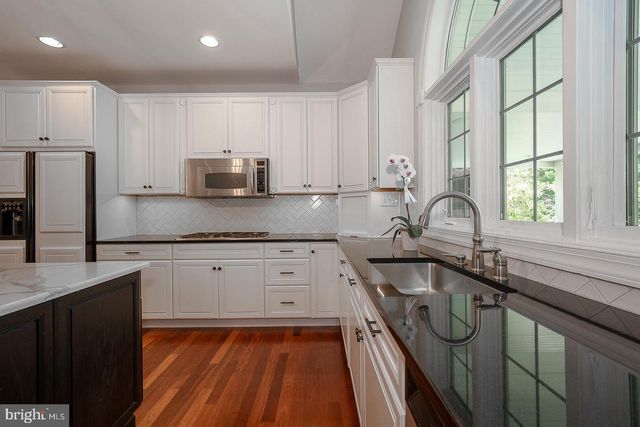 121 SPRING TREE DR, Newtown Square, PA 19073