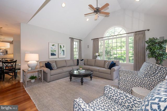 121 SPRING TREE DR, Newtown Square, PA 19073
