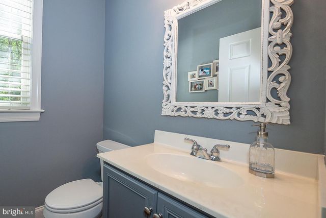 121 SPRING TREE DR, Newtown Square, PA 19073