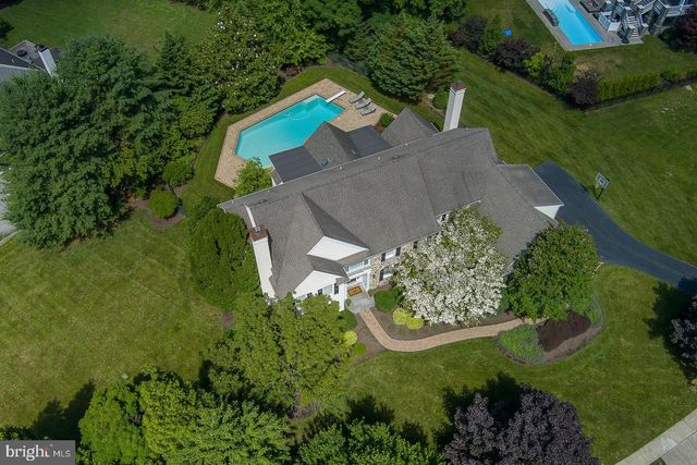 121 SPRING TREE DR, Newtown Square, PA 19073