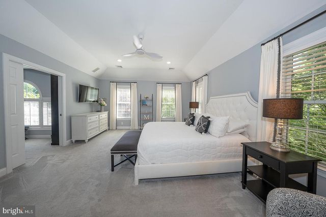 121 SPRING TREE DR, Newtown Square, PA 19073