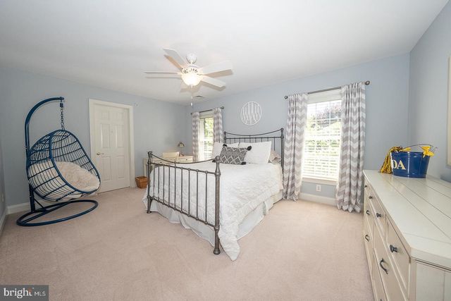 121 SPRING TREE DR, Newtown Square, PA 19073