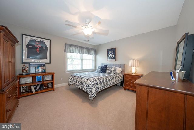 121 SPRING TREE DR, Newtown Square, PA 19073