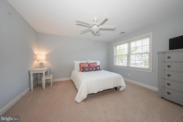 121 SPRING TREE DR, Newtown Square, PA 19073