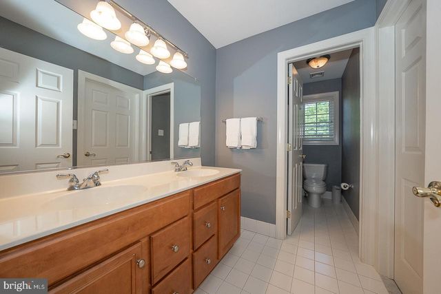 121 SPRING TREE DR, Newtown Square, PA 19073
