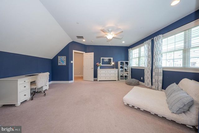 121 SPRING TREE DR, Newtown Square, PA 19073
