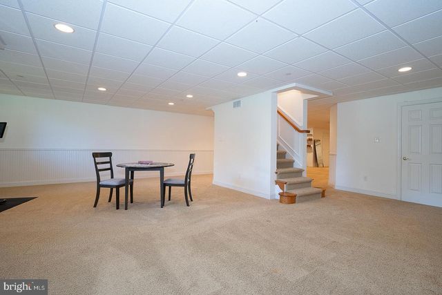 121 SPRING TREE DR, Newtown Square, PA 19073
