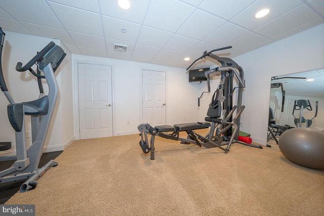 121 SPRING TREE DR, Newtown Square, PA 19073