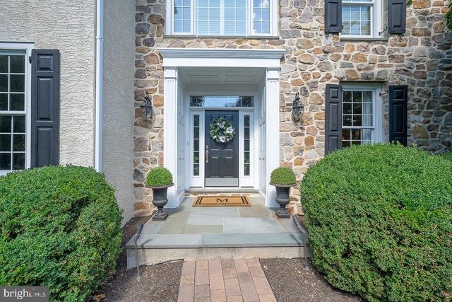 121 SPRING TREE DR, Newtown Square, PA 19073