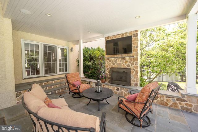 121 SPRING TREE DR, Newtown Square, PA 19073