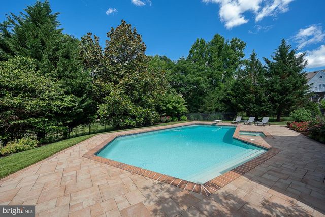 121 SPRING TREE DR, Newtown Square, PA 19073