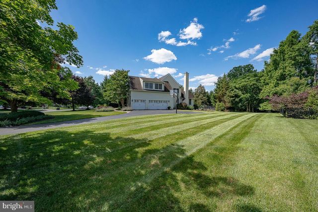 121 SPRING TREE DR, Newtown Square, PA 19073