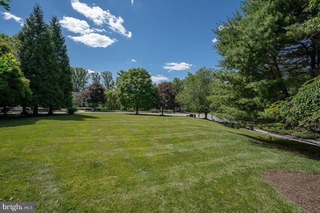 121 SPRING TREE DR, Newtown Square, PA 19073