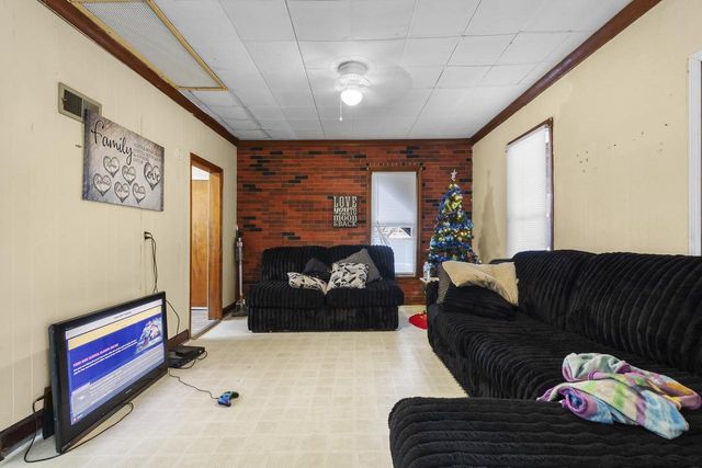 918 MERRITT AVENUE, Oshkosh, WI 54901