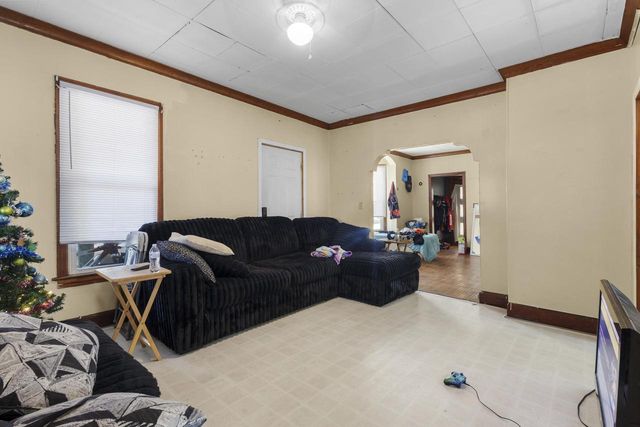 918 MERRITT AVENUE, Oshkosh, WI 54901