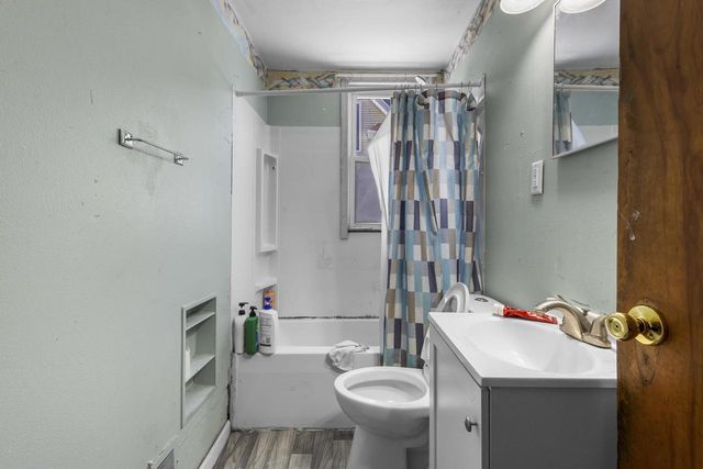 918 MERRITT AVENUE, Oshkosh, WI 54901