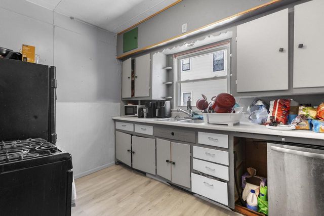 918 MERRITT AVENUE, Oshkosh, WI 54901