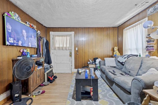 918 MERRITT AVENUE, Oshkosh, WI 54901