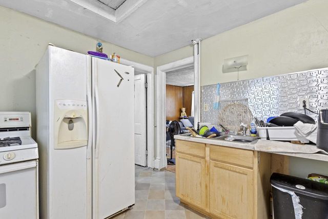 918 MERRITT AVENUE, Oshkosh, WI 54901