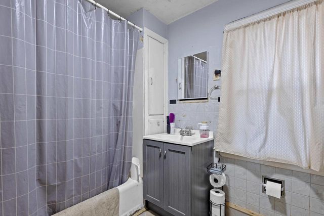 918 MERRITT AVENUE, Oshkosh, WI 54901