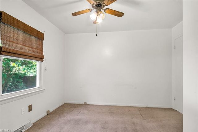 5104 Hazelwood RD, Hampton, VA 23605