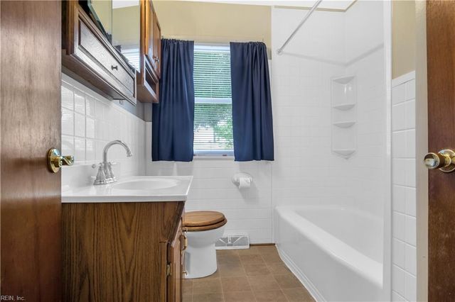 5104 Hazelwood RD, Hampton, VA 23605