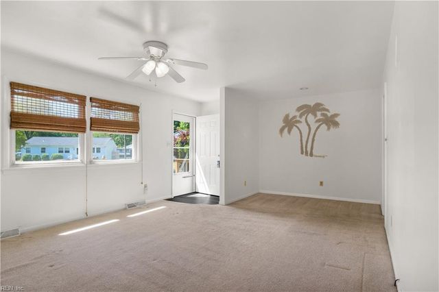 5104 Hazelwood RD, Hampton, VA 23605