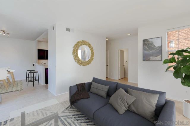 18826 Caminito Cantilena 111, San Diego, CA 92128