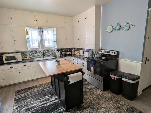 15 E main Street, Rossville, IN 46065