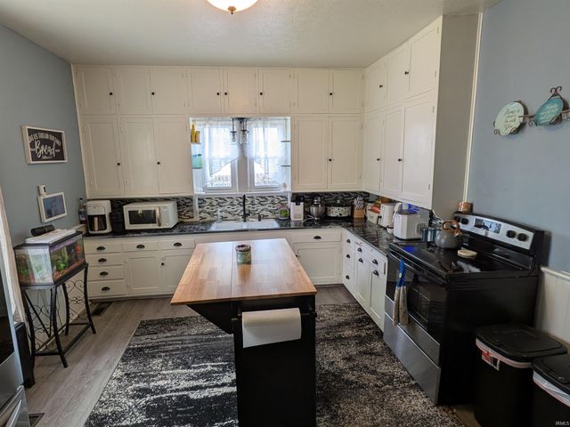 15 E main Street, Rossville, IN 46065