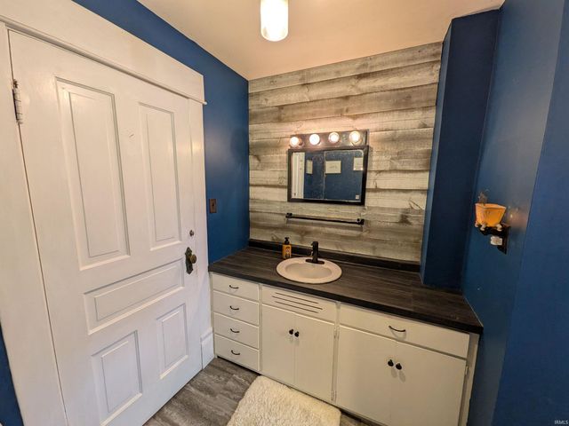 15 E main Street, Rossville, IN 46065