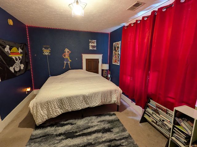 15 E main Street, Rossville, IN 46065