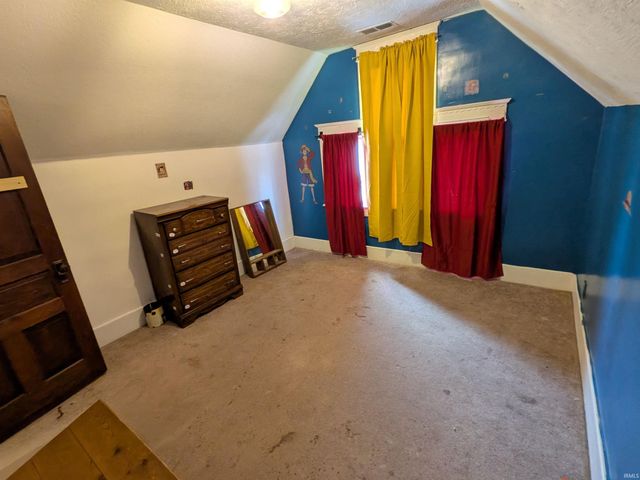 15 E main Street, Rossville, IN 46065