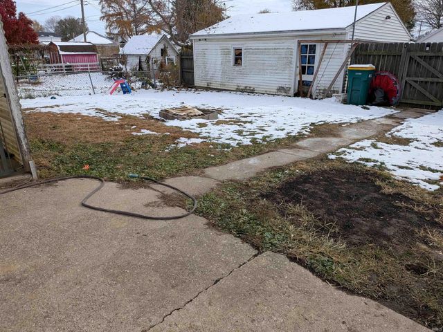 15 E main Street, Rossville, IN 46065