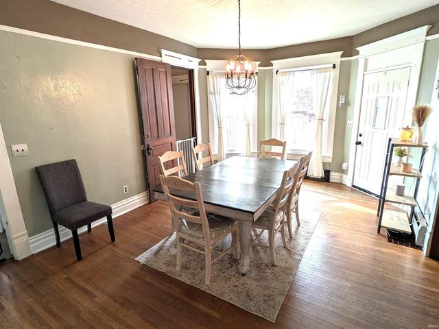 15 E main Street, Rossville, IN 46065