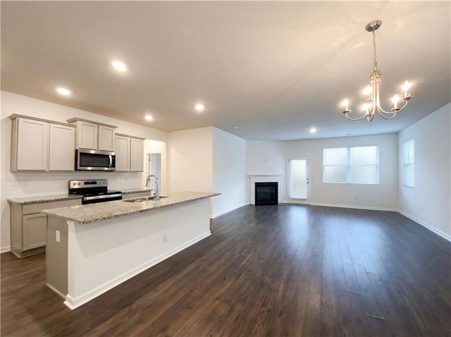 2611 Lovejoy Crossing Drive, Hampton, GA 30228