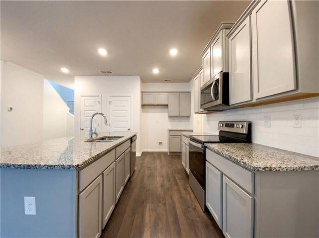 2611 Lovejoy Crossing Drive, Hampton, GA 30228