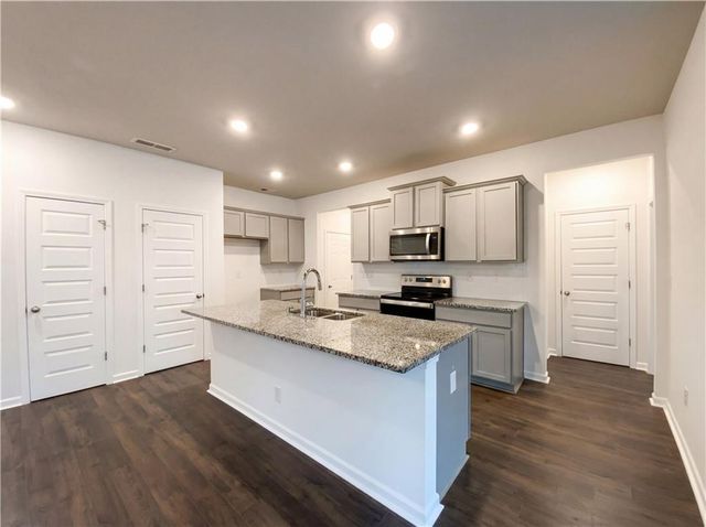 2611 Lovejoy Crossing Drive, Hampton, GA 30228