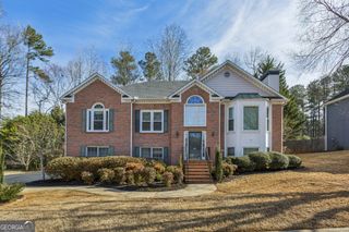 1762 Ascot Run NW, Acworth, GA 30102