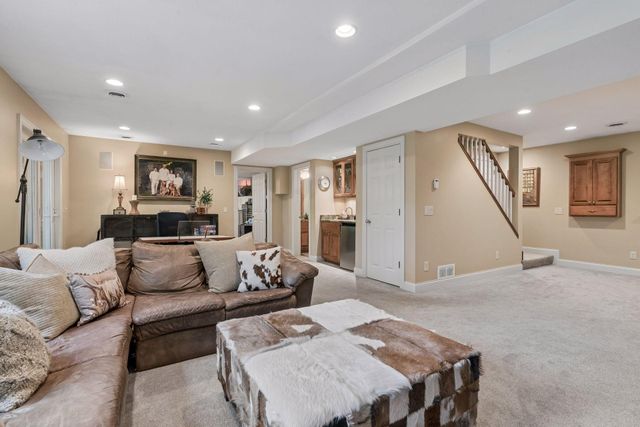 8445 Upland Lane N, Maple Grove, MN 55311
