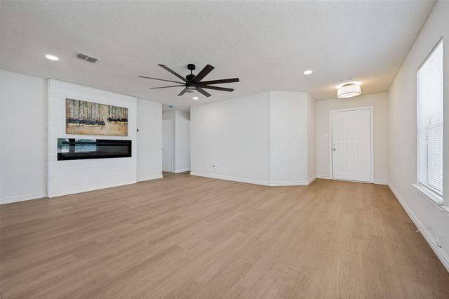 700 Capricorn Street, Cedar Hill, TX 75104