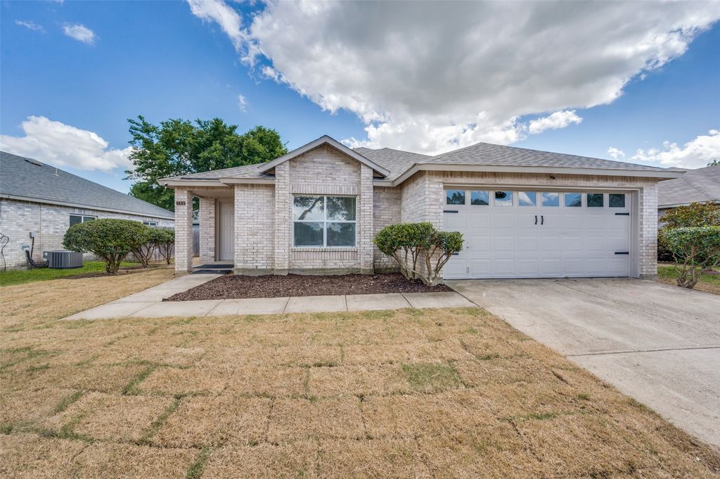 700 Capricorn Street, Cedar Hill, TX 75104