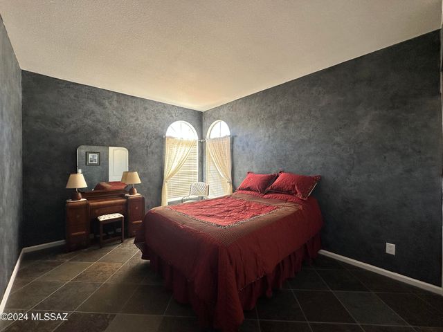 65091 E Diamond Ridge Court, Tucson, AZ 85739